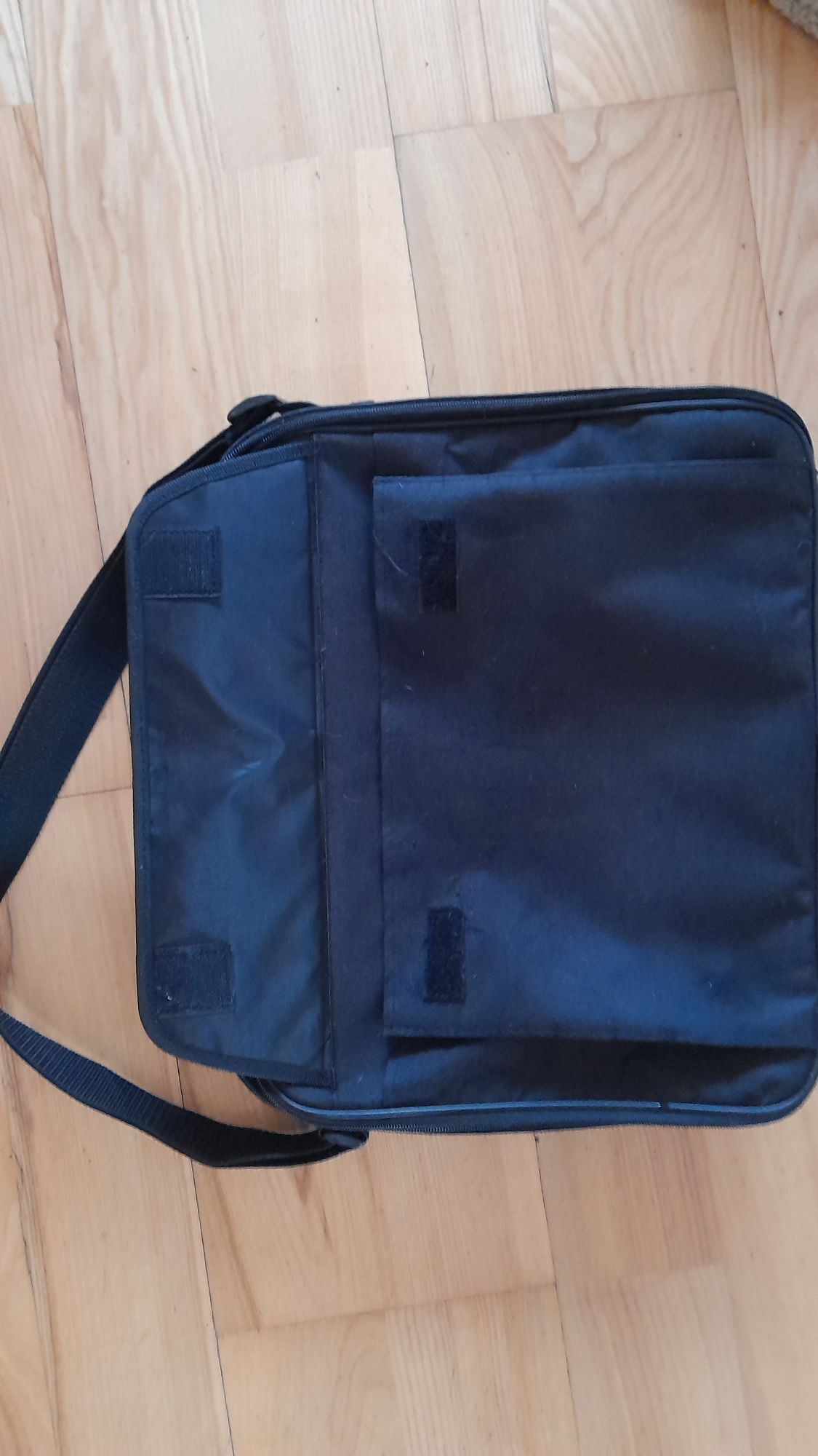 Torba czarna na laptopa dl 44x33x7