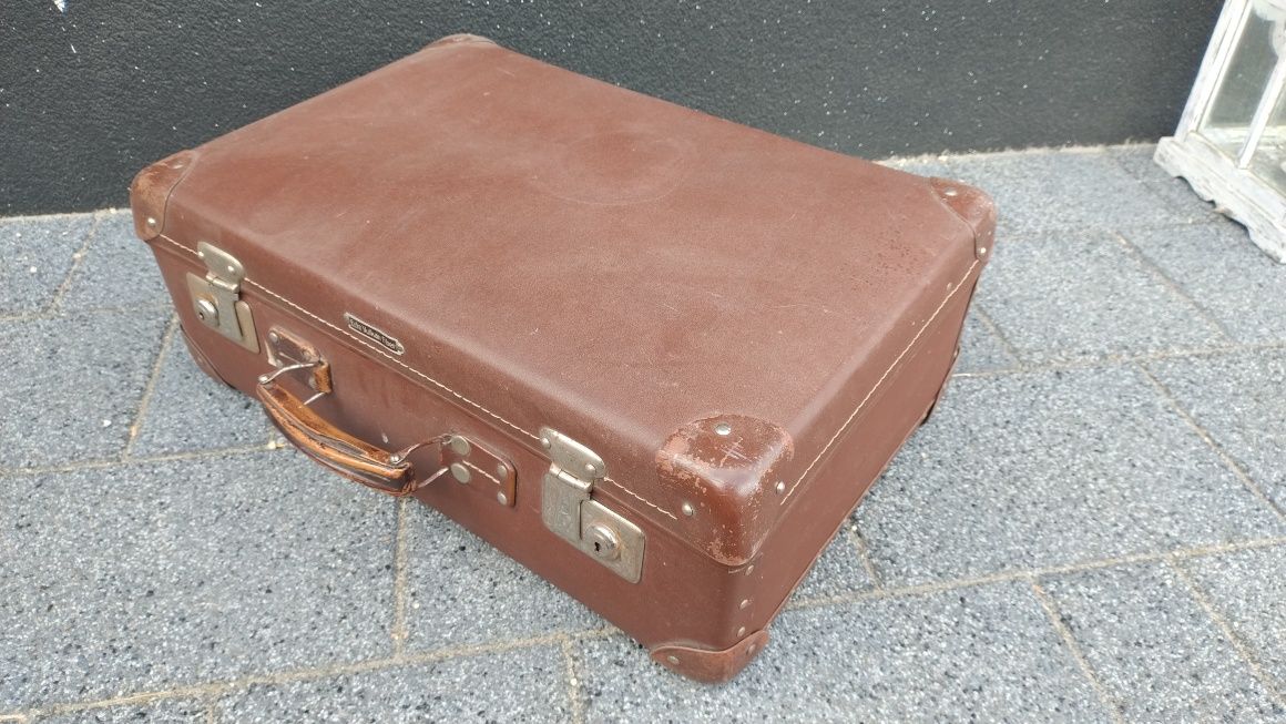 Stara walizka poniemiecka przedwojenna