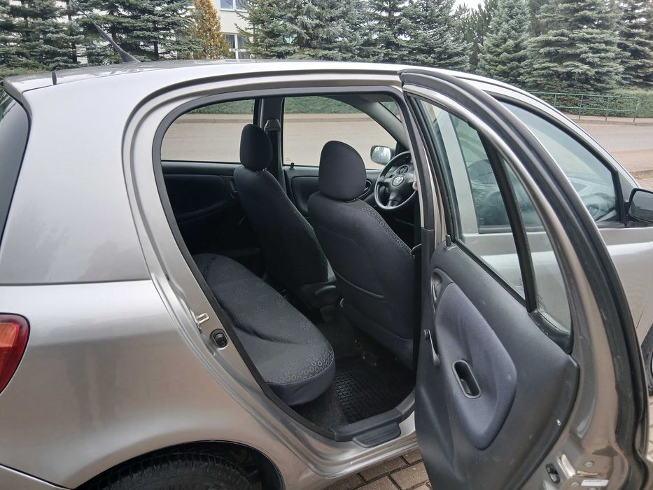 TOYOTA YARIS 1.0VVT-i benzyna , 5 drzwi , kupiona w Polsce ...