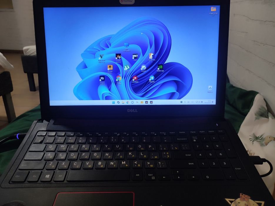 Dell i7 16GB GTX 1050 Geforce laptop gamingowy fullHD