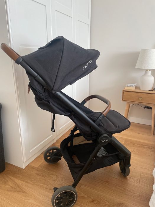 Nuna TRVL LX - lekki wózek spacerowy