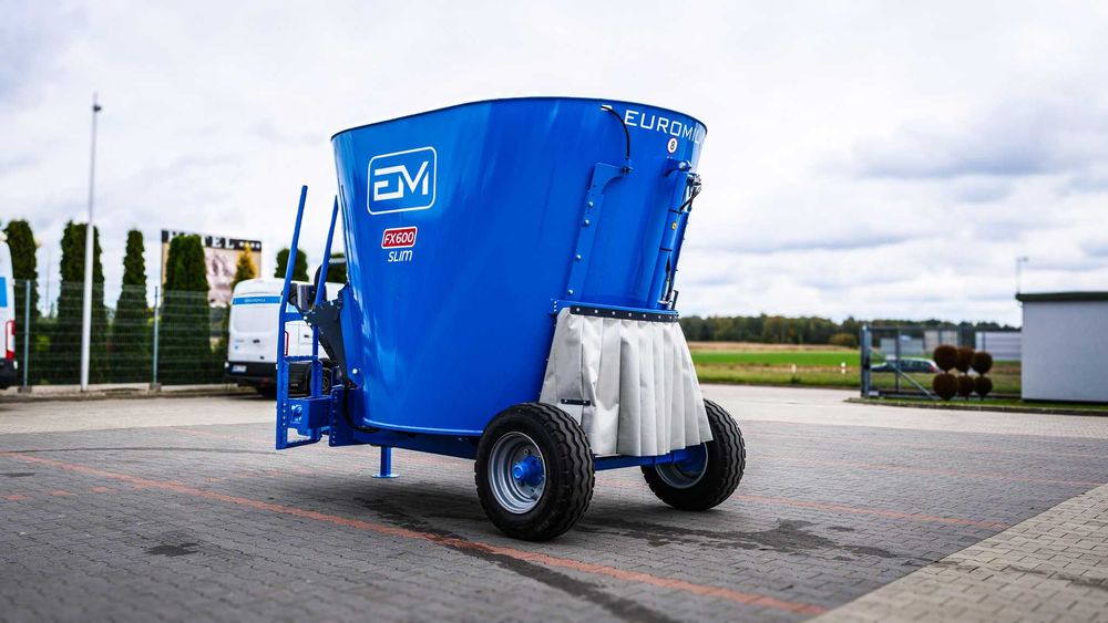 Wóz paszowy EM  RINO FX SLIM 600 (6m3) | Euromilk | Dostępny od ręki