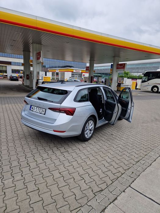 Wynajem nowych Aut.Corolle Hybryda LPG.