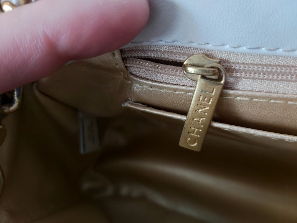 Chanel torebka ecru biała mała skóra naturalna łańcuszek