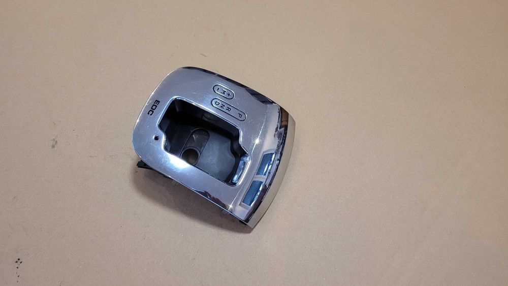 osłona ramka lewarka zmiany biegów Renault Megane 3 III