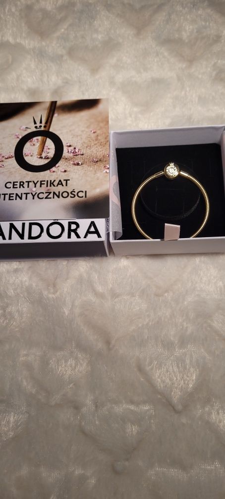 PROMOCJA Świąteczna Bransoletka Pandora Moments z O w koronie w złotym