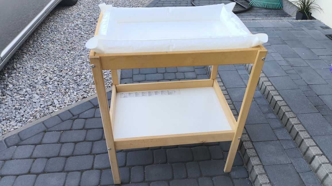 Przewijak IKEA z pojemnikami