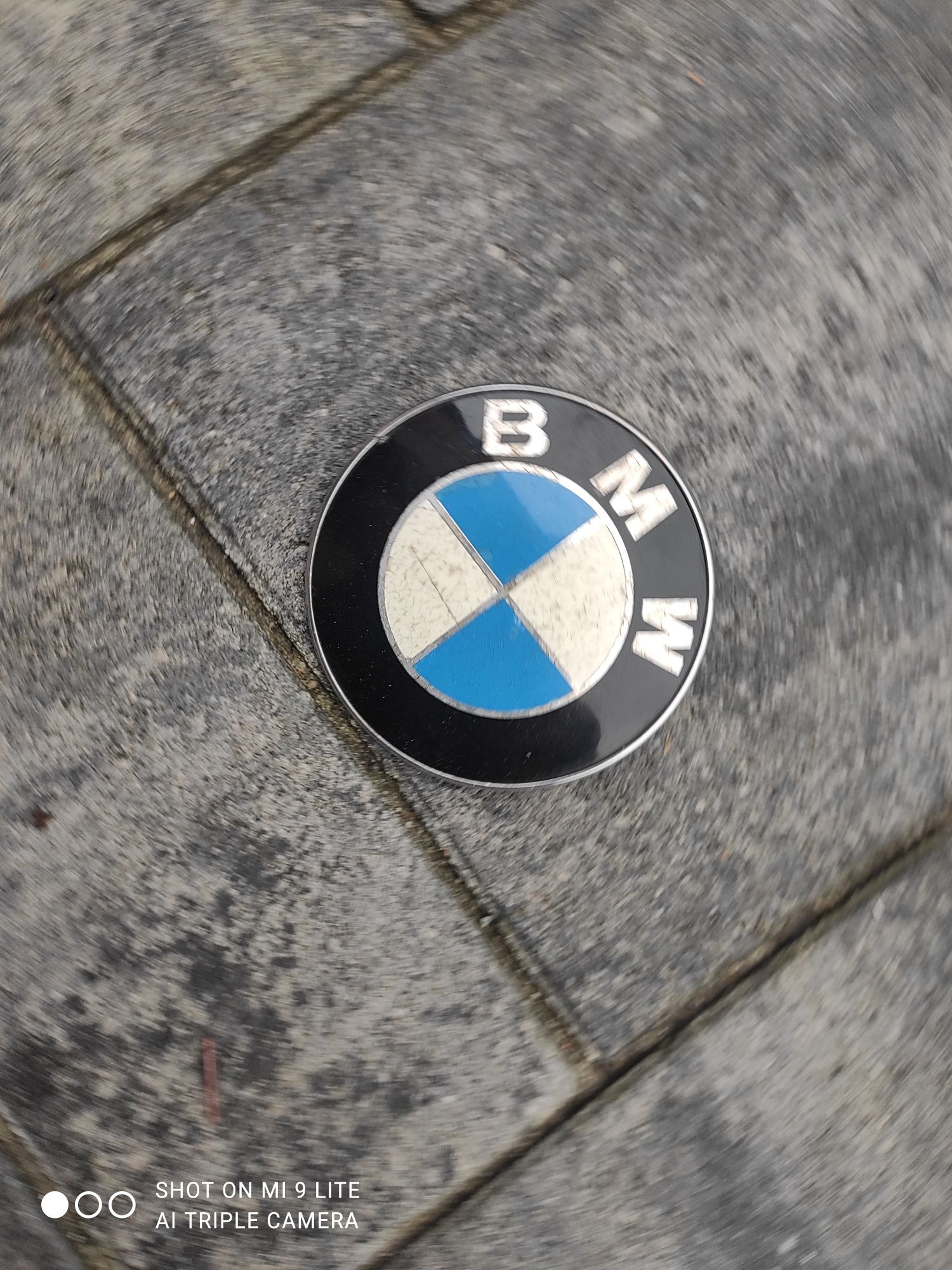 Znaczek logo emblemat Maski Pokrywy Silnika BMW seria 3 5 E60 E90