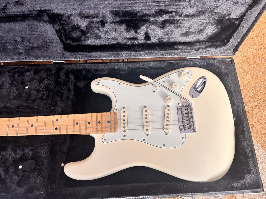 Gitara  Fender Standard Stratocaster USA + piec Fender G - DEC Fifteen