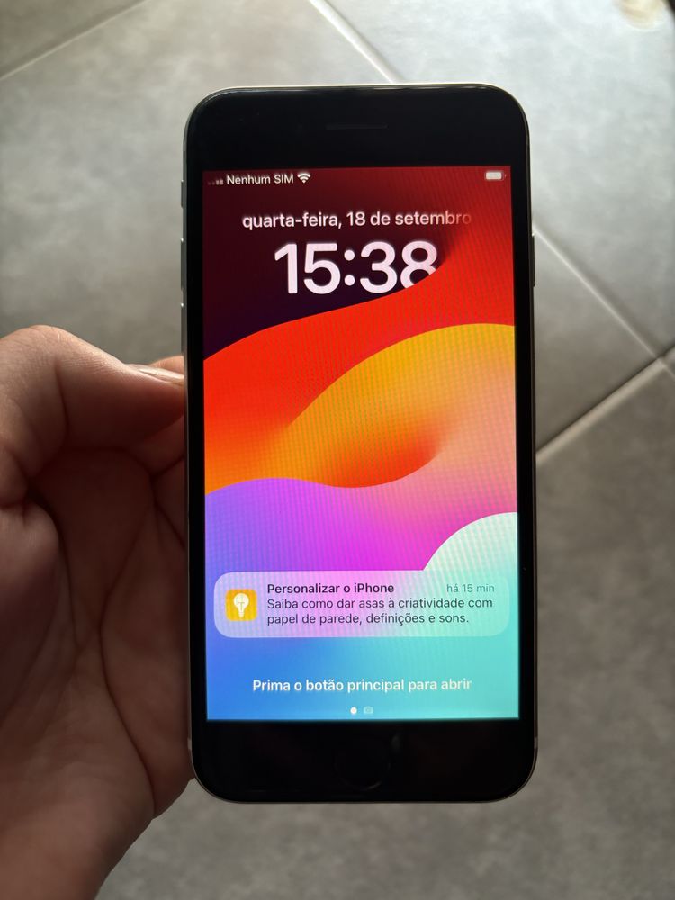 Iphone SE 2020 praticamente novo