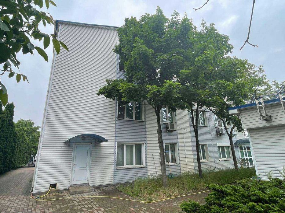 Продаж двох будинків 900 та 300 кв.м., фасад. Бортничі, Переяславська