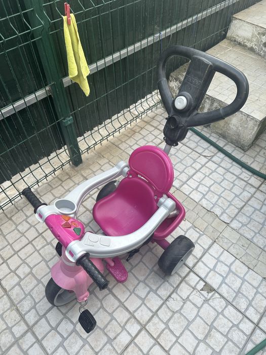 Triciclo para bebe/criança