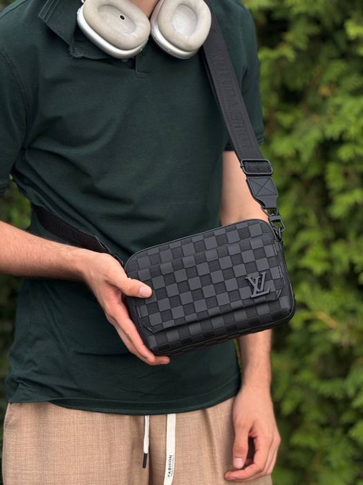 Сумка Louis Vuitton мужская кожная сумка через плечо LV / Луи Витон Лв