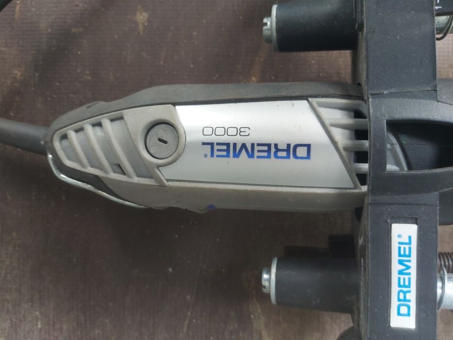 Sprzedam mała szlifierke dremel 300