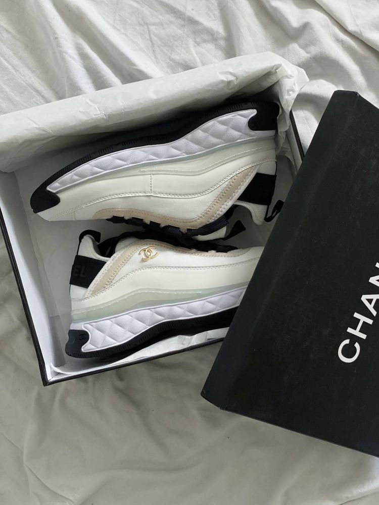 Sneakersy Chanel white