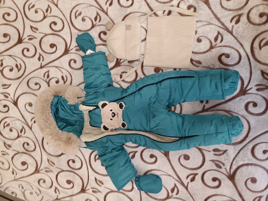 Дитячий комплект на зиму (комбінезон+шапка з хомутом)