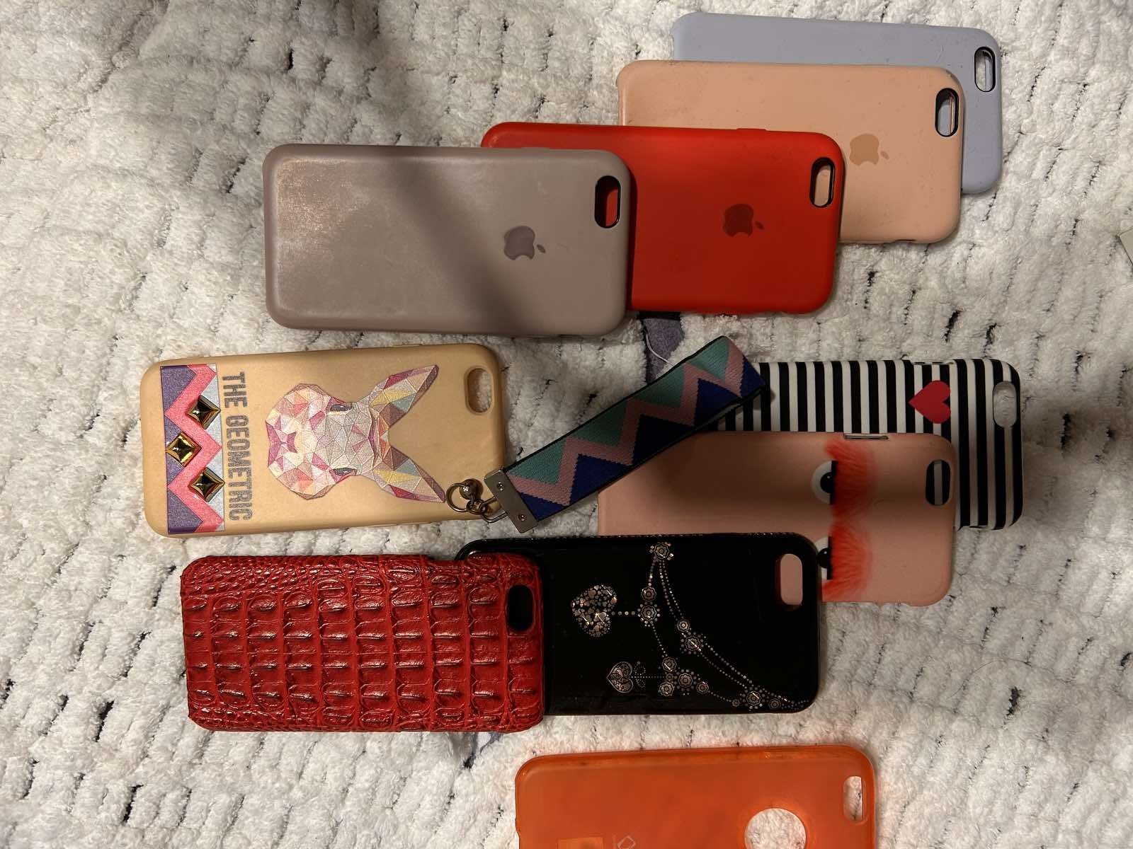 Продам IPhone 6 + 10 чехлов