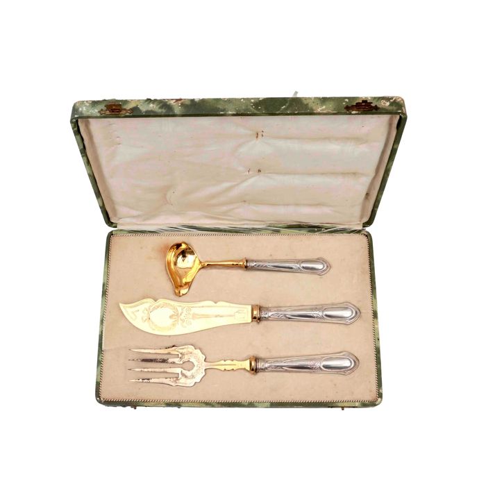 Estojo com Talheres de Servir em Prata