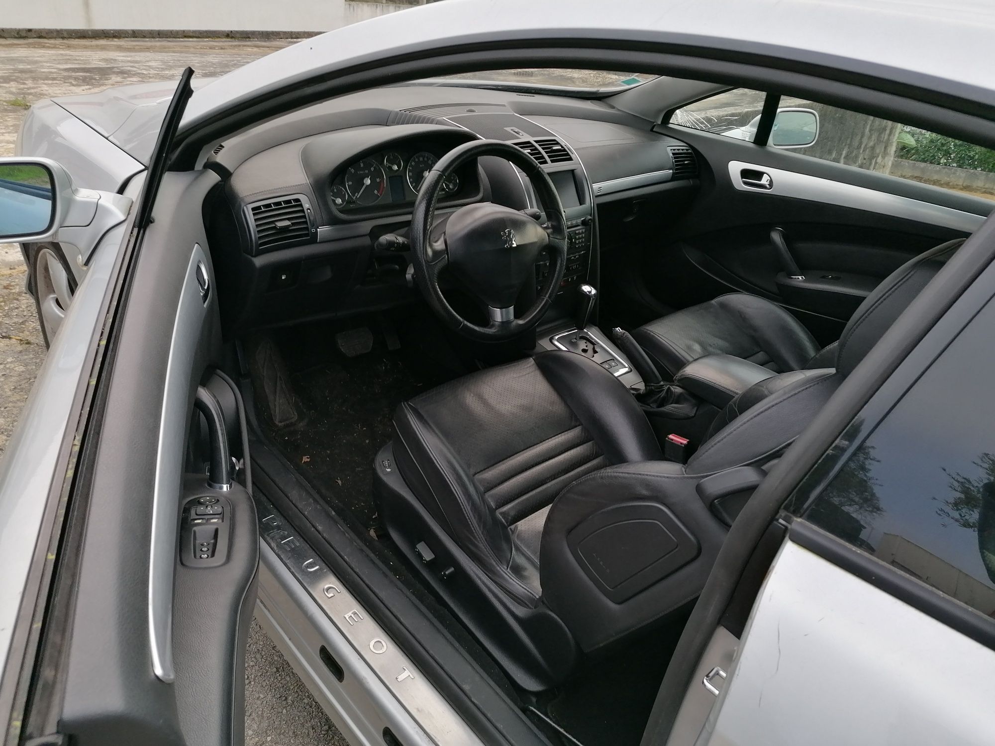 Interior em pele Peugeot 407 coupe