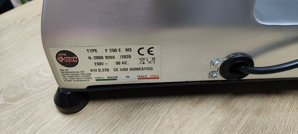 Cortadora / Fiambreira FAC F250E