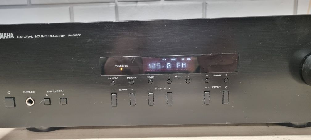 Amplituner stereo YAMAHA R-S201