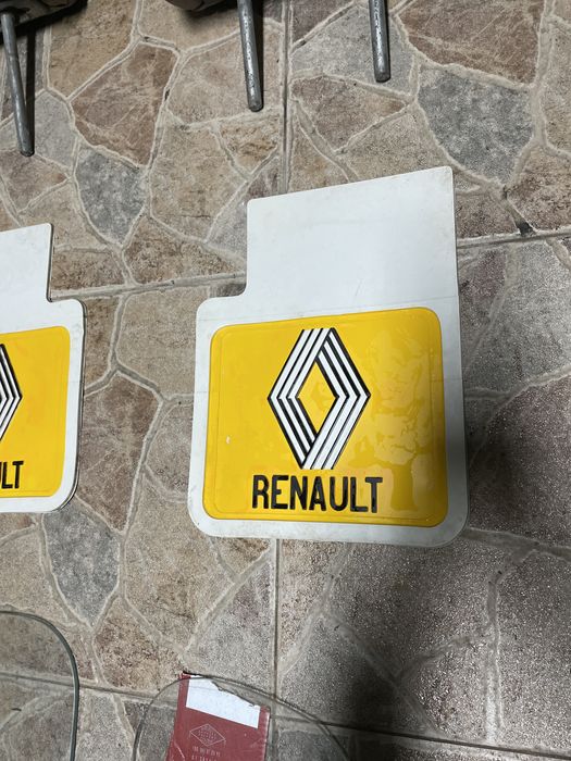 Peças Renault 4L Vidros laterais, Palas da Rodas e Encostos de Cabeça