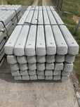 Słupki betonowe pod siatkę leśną 220cm PRODUCENT