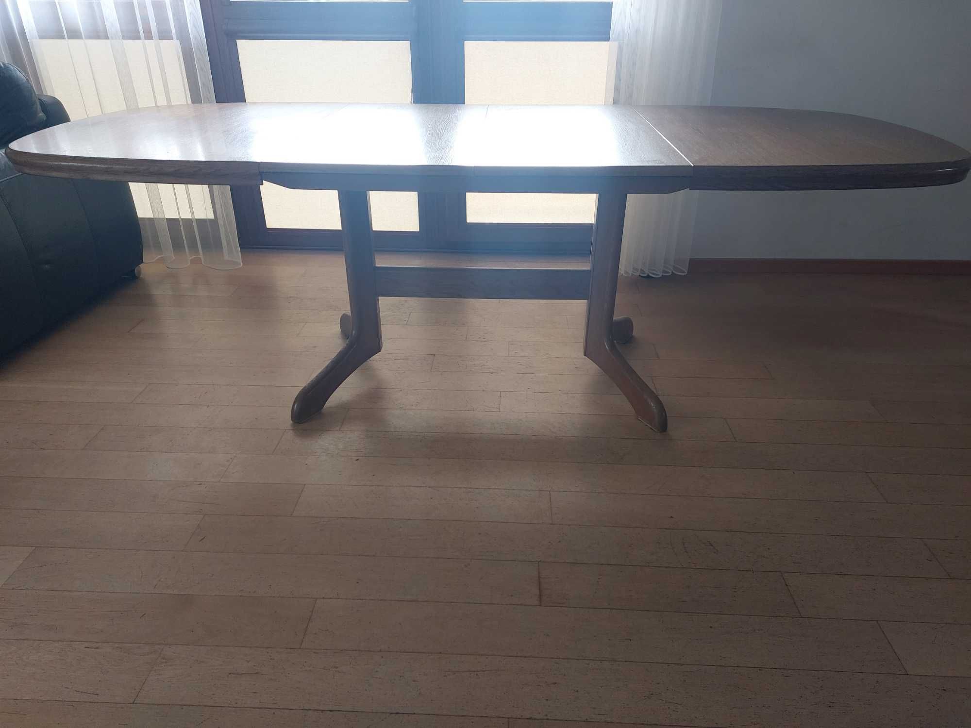 Dębowy stół z kompletem 6 dębowych tapicerowanych krzeseł