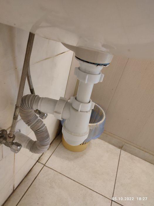 Сифон до умивальника з накидною гайкою 5/4