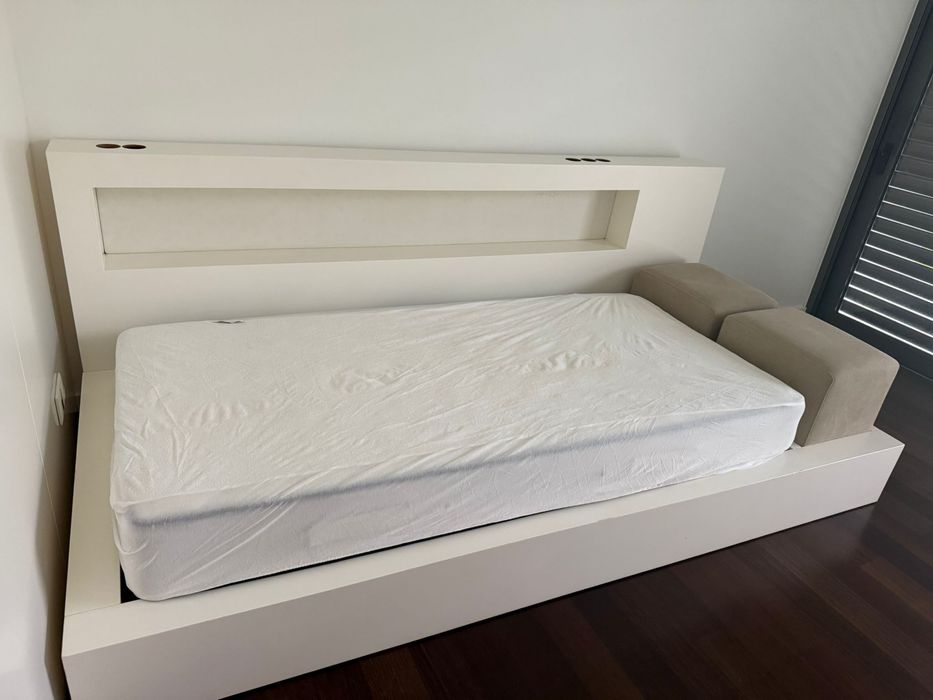 Cama solteiro com colchão