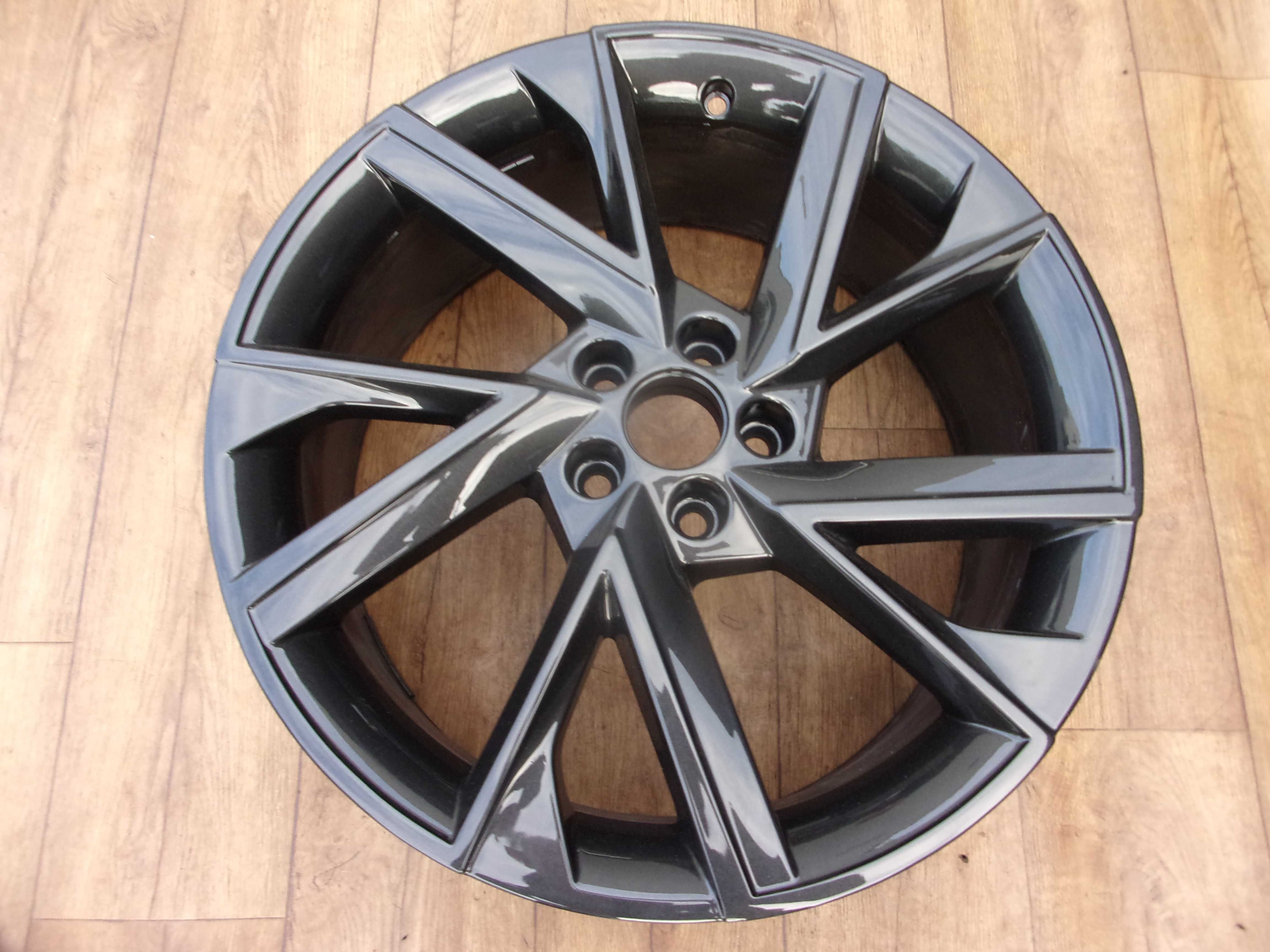 Felga Skoda Scala Kamiq Monte Carlo 18 5x100 ET 39 ładna !