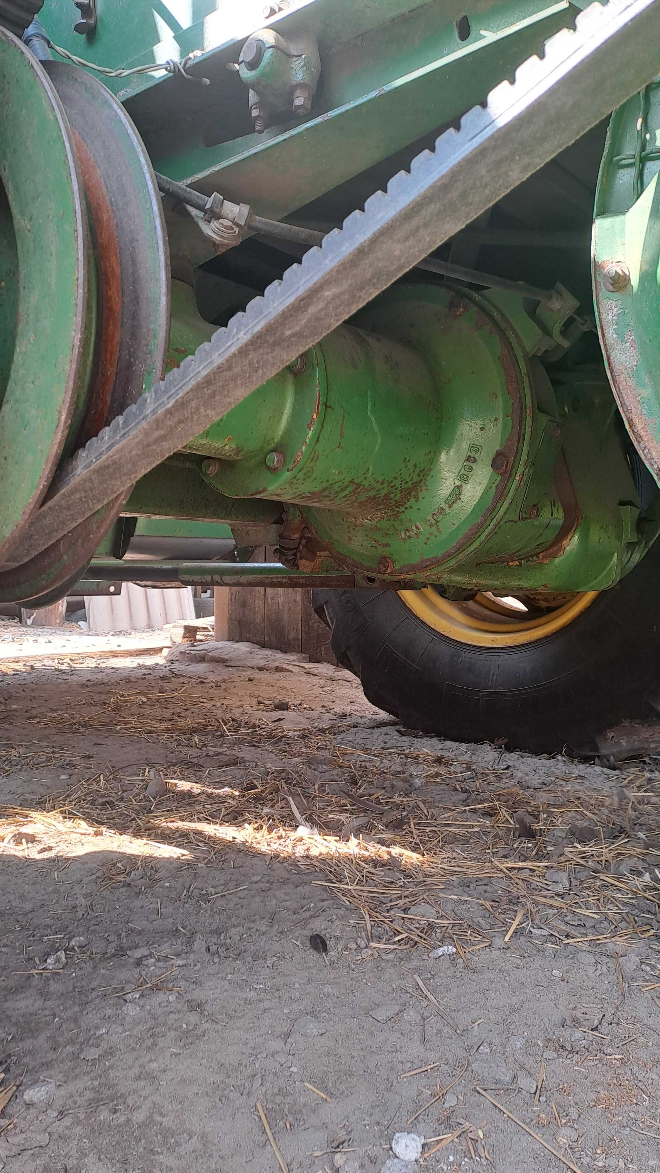 Продам комбайн John Deere 950.