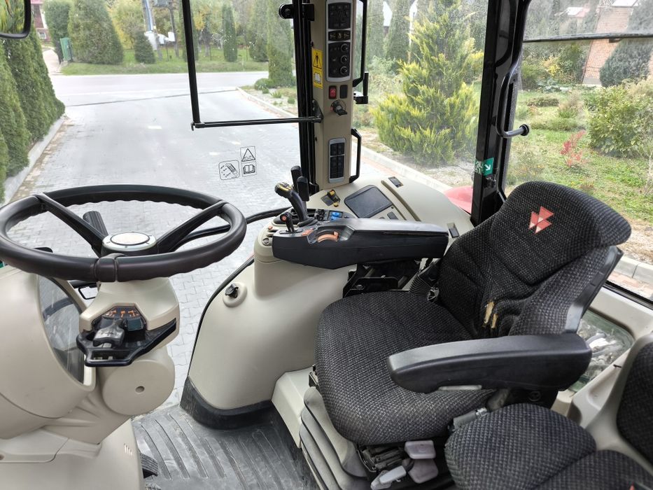 Massey Ferguson 5713 S