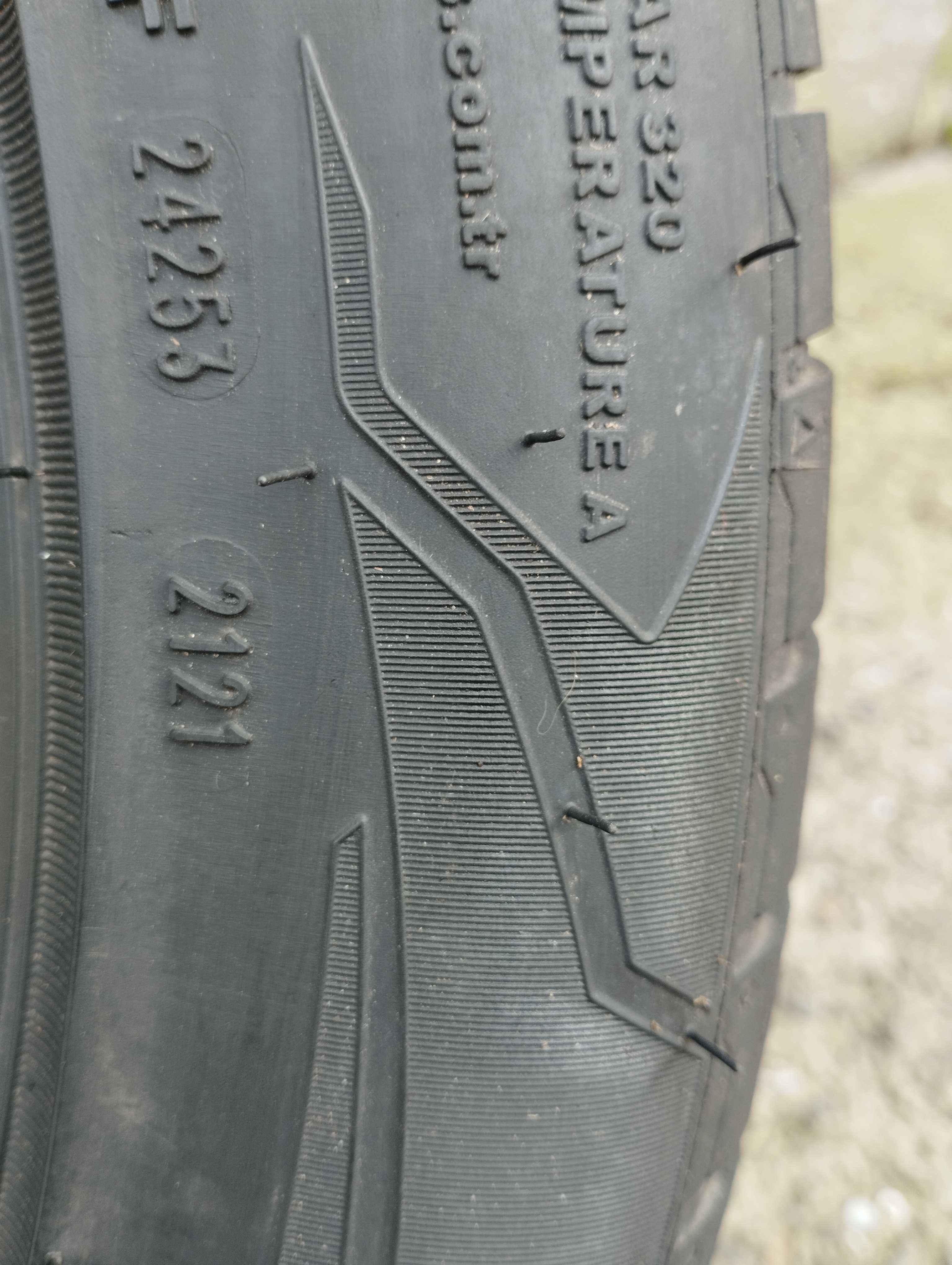 Пара літньої гуми Petlas Velox Sport PT741 215/55 R17 95W XL