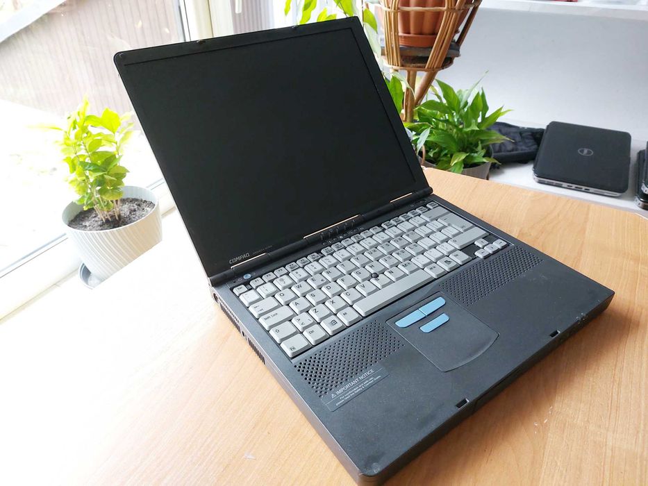 Laptop vintage retro COMPAQ Armada M700