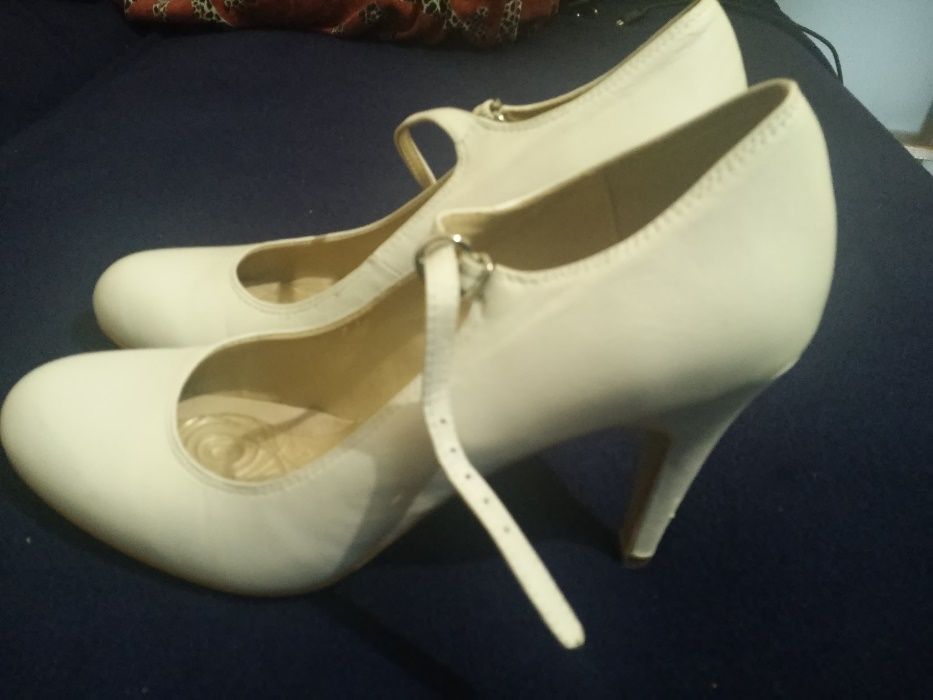 teneczne buty ślubne rozm. 37