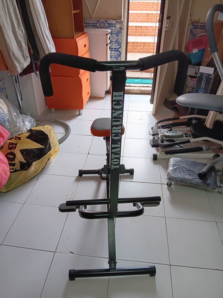 Máquina de ginástica para levantar peso do corpo