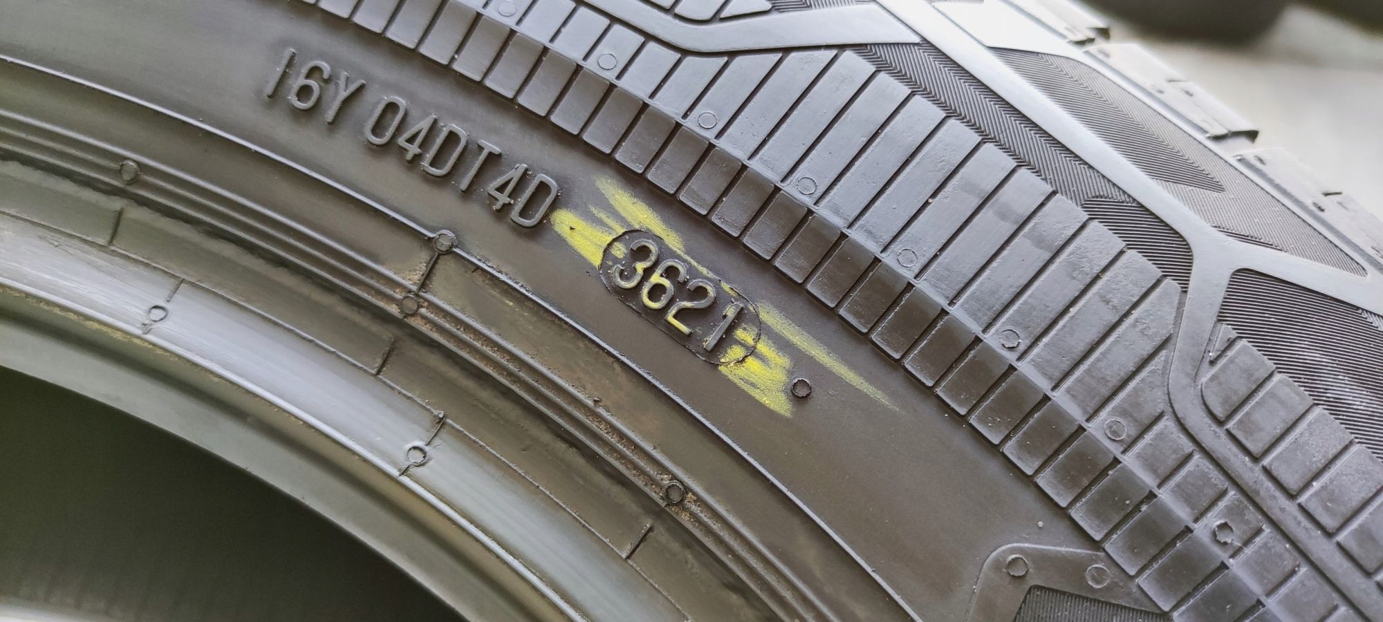 Opony 235/65/16c Continental 2x7,16mm 2x6,17mm 2021r 4szt.=1300zł L
