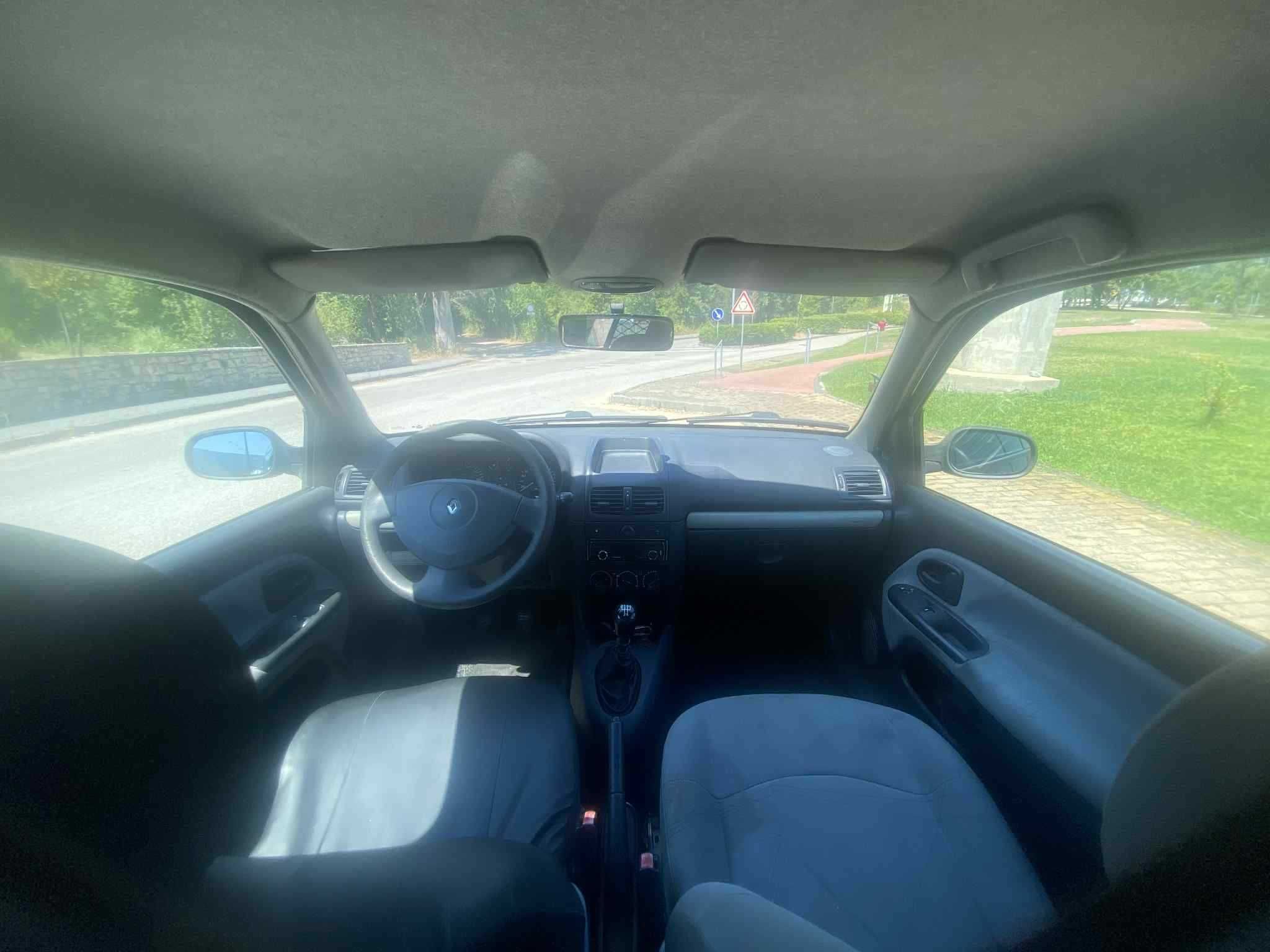 Clio 1.5 Dci 65cv 10/2003 AC