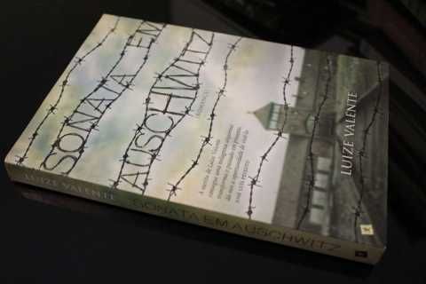 Luize Valente - Sonata em Auschwitz, 2018, 1ª ed.