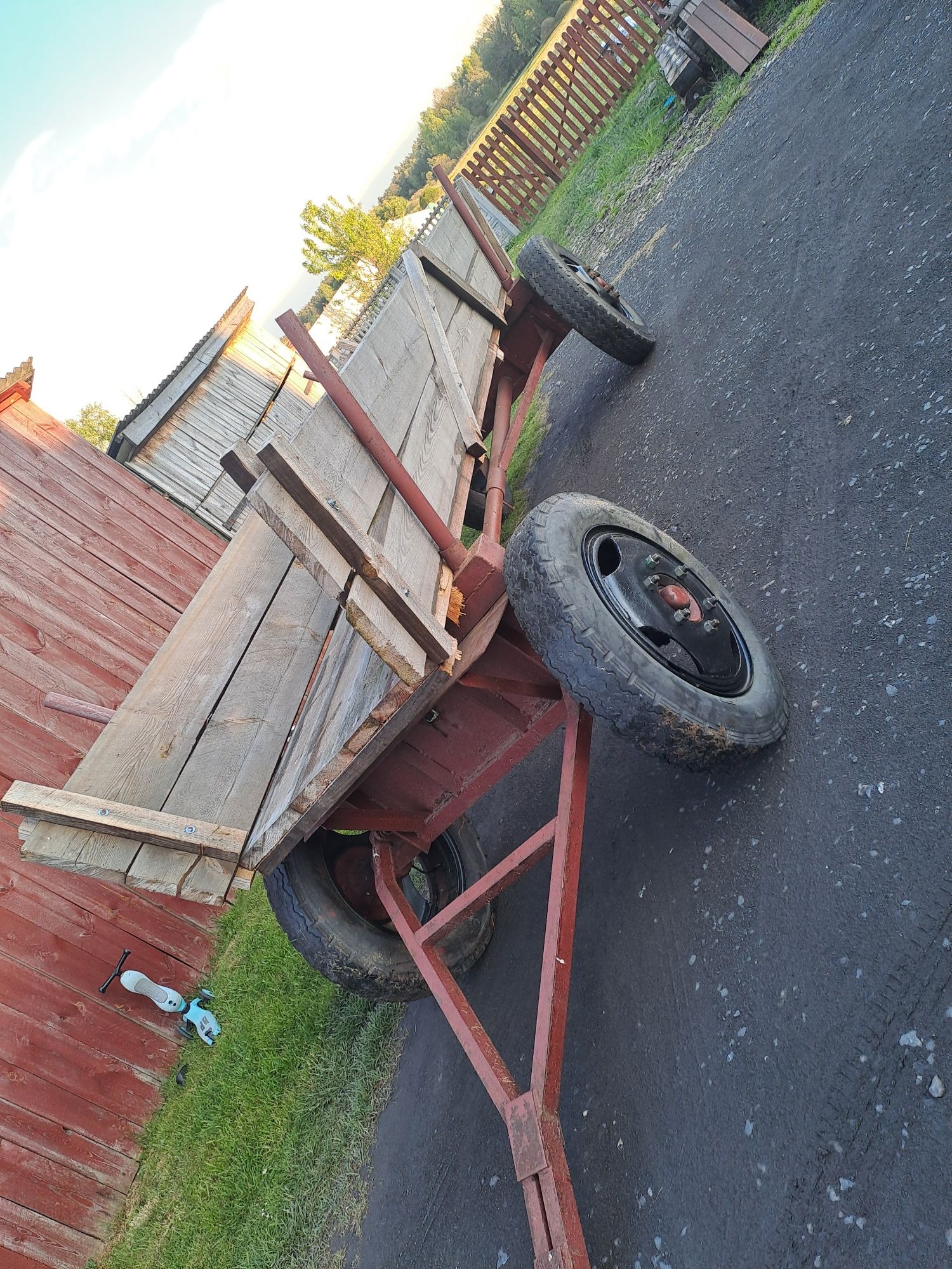 Wòz ciągnikowy żelazny