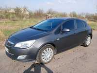 Продаю Opel Astra 2012