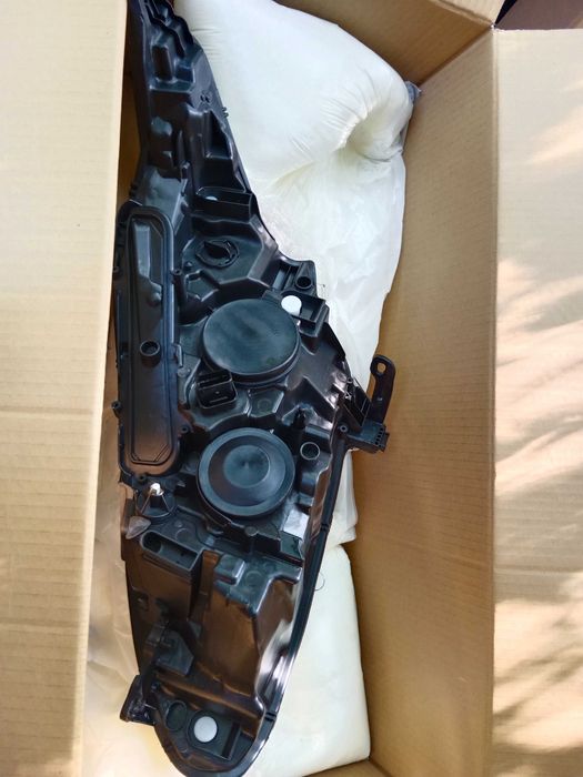 PEUGEOT 208  reflektor lampa przód LED nowa lewa prawa