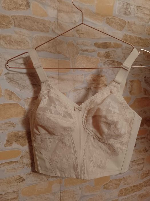 (80B) Triumph/ Ekskluzywny biustonosz modelujący z Londynu, NOWY