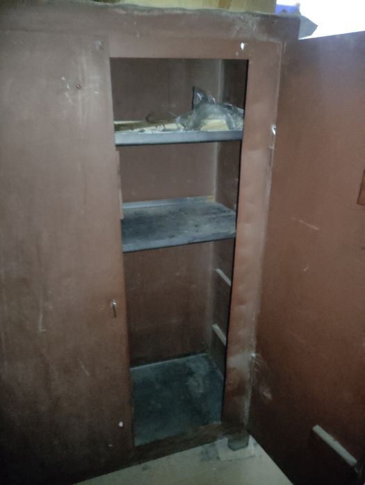 Сейф великий металевий  160*100*50