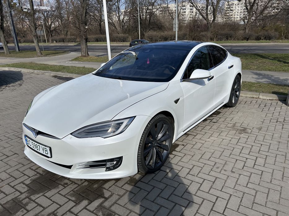 Tesla Model S 90d