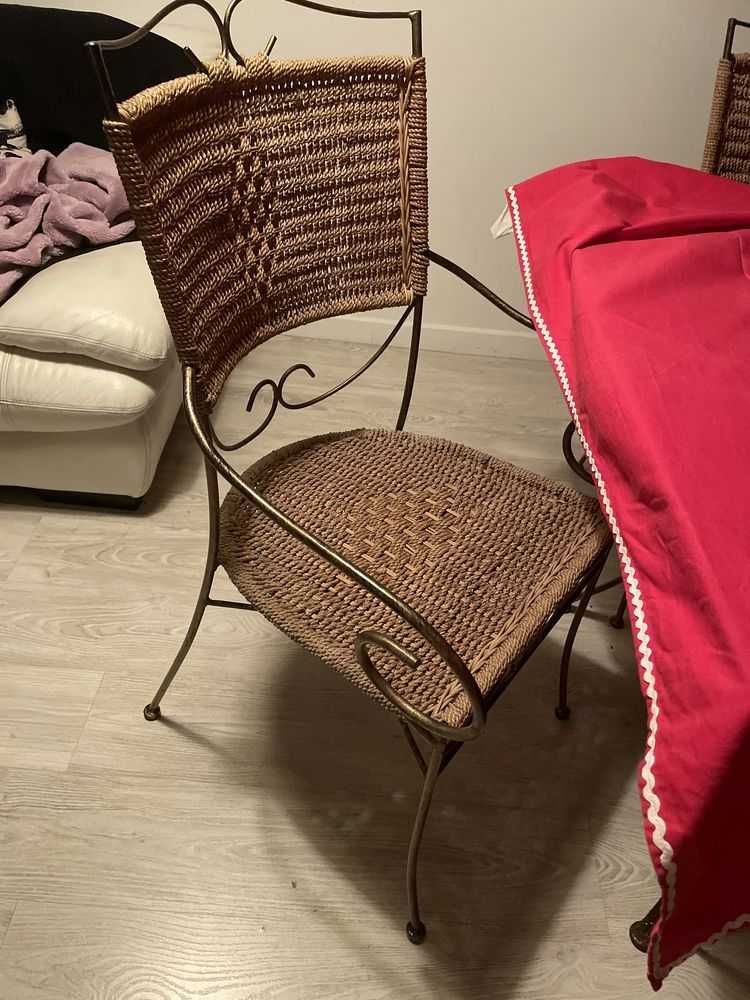 Vendo Mesa sala com cadeiras