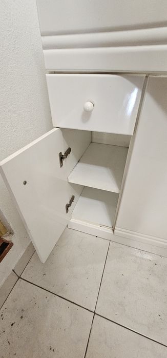 Movel casa de banho branco com pedra