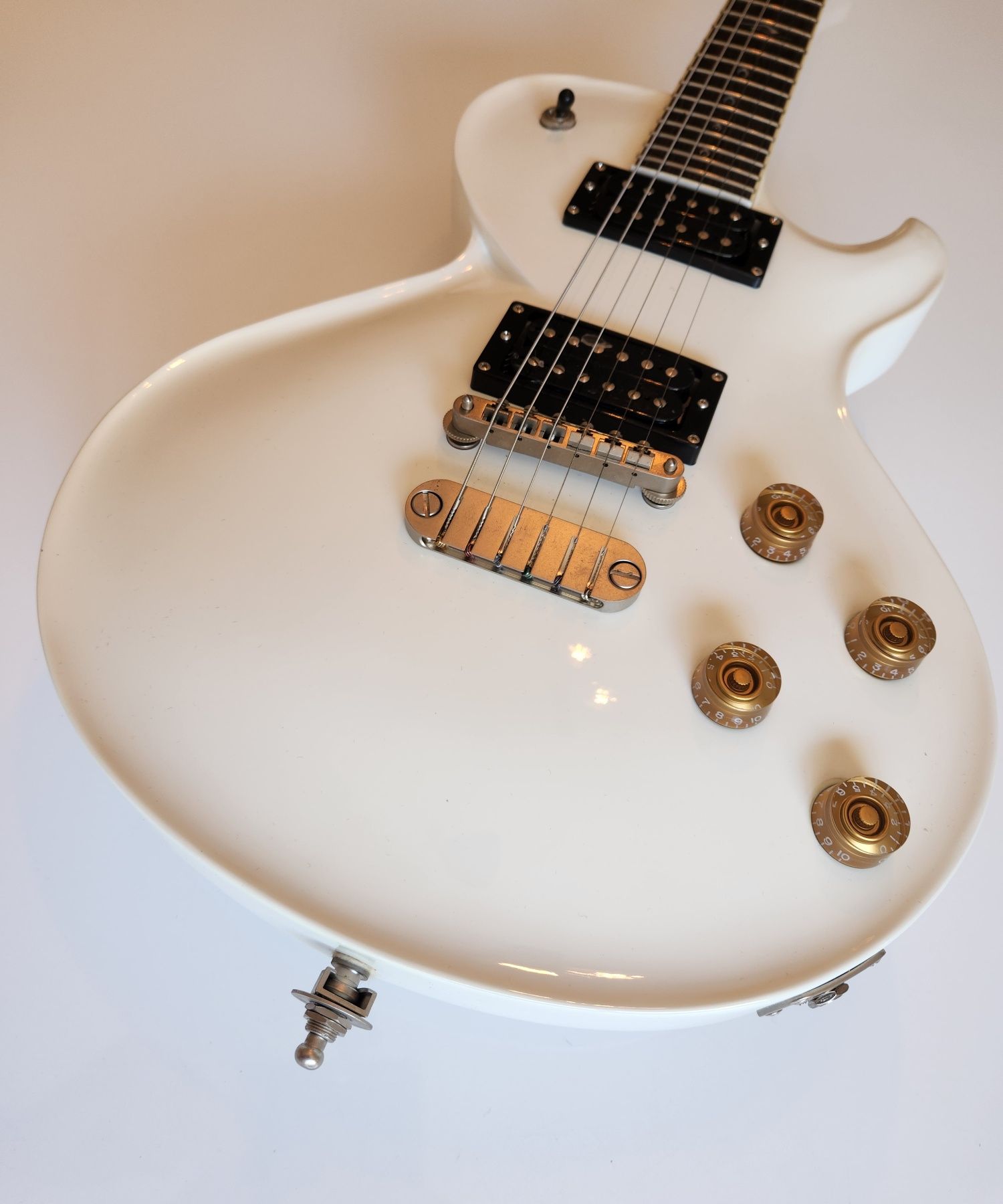 Guitarra Dean Soltero rara