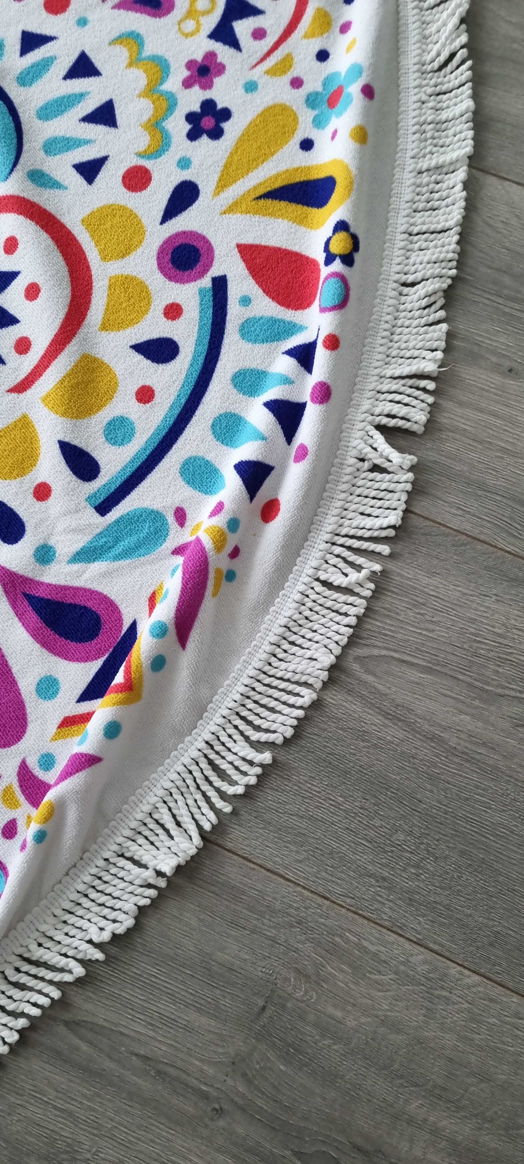 Okrągły ręcznik plażowy boho kolorowy frędzle